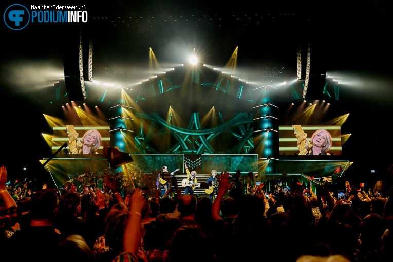 Lenny Kuhr op Het Grote Songfestivalfeest - 17/11 - Ziggo Dome foto
