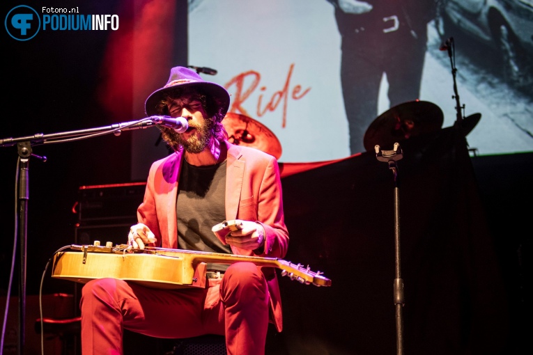 Jack Broadbent op Peter Frampton - 13/11 - Philharmonie Haarlem foto