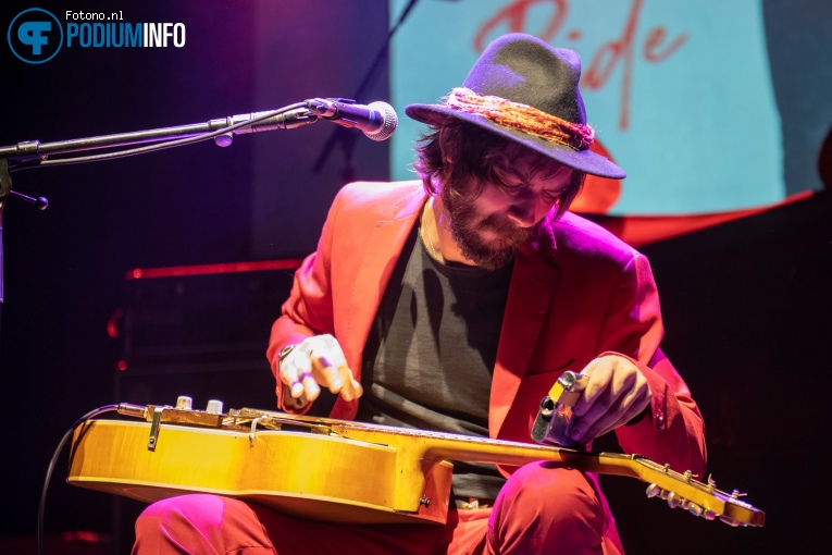 Jack Broadbent op Peter Frampton - 13/11 - Philharmonie Haarlem foto