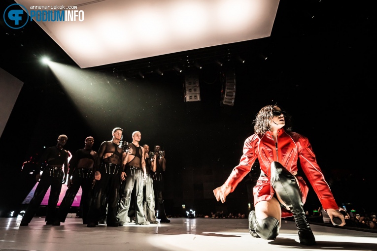 Rosalía op Rosalia - 10/12 - Afas Live foto
