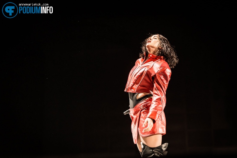 Rosalía op Rosalia - 10/12 - Afas Live foto