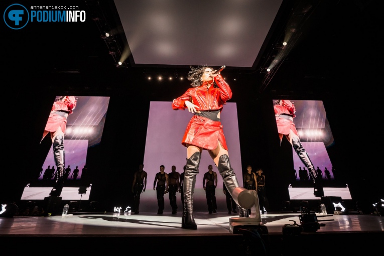 Rosalía op Rosalia - 10/12 - Afas Live foto