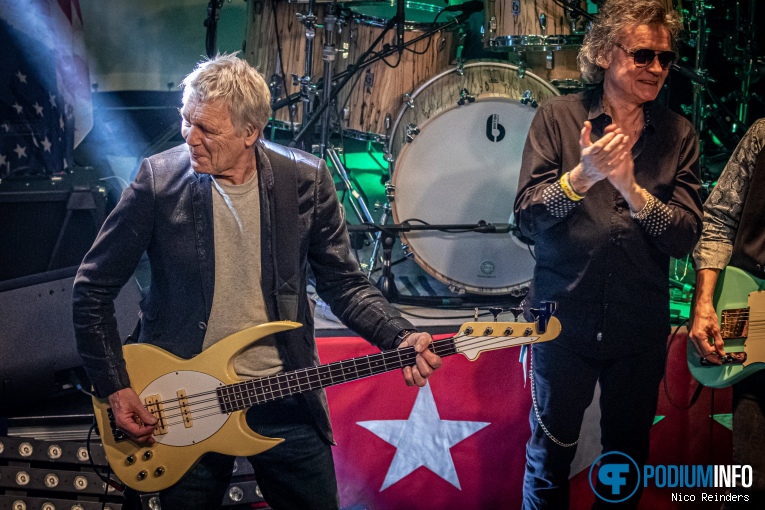 Rock Party Of The Year - 28/01 - Boerderij foto
