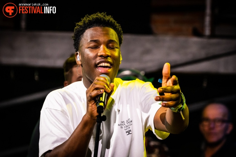 Claude op Eurosonic Noorderslag (ESNS) - zaterdag foto