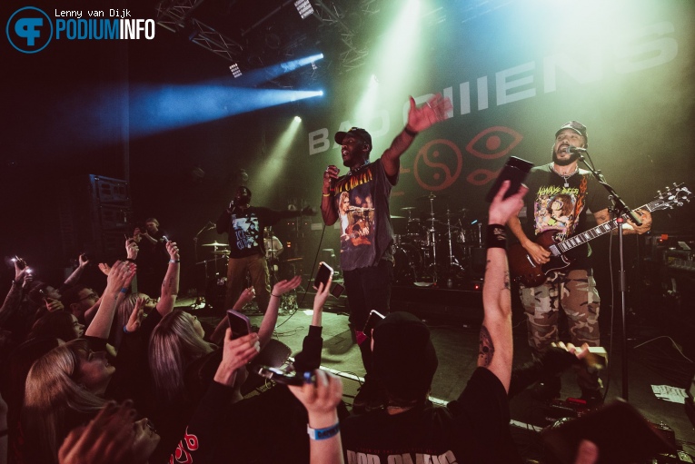 Oxymorrons op Bad Omens - 05/02 - Dynamo foto