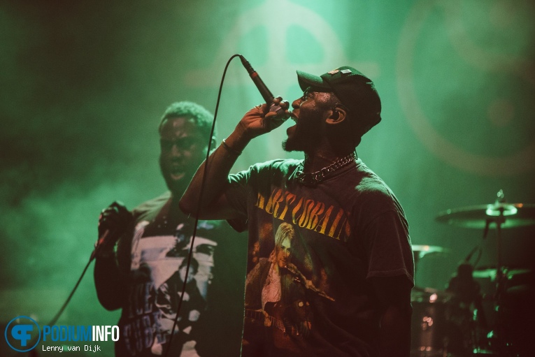 Oxymorrons op Bad Omens - 05/02 - Dynamo foto