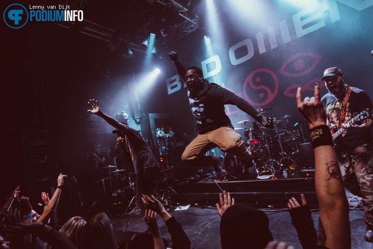 Oxymorrons op Bad Omens - 05/02 - Dynamo foto