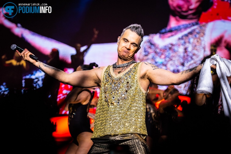 Robbie Williams op Robbie Williams - 28/01 - Ziggo Dome foto