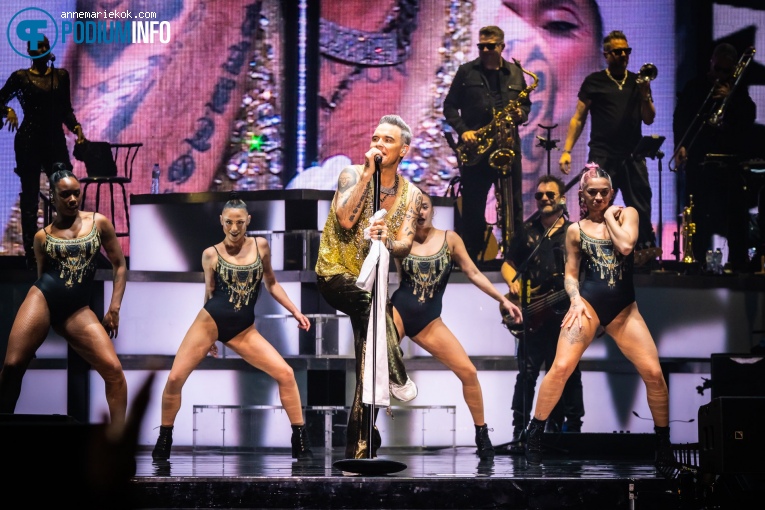 Robbie Williams op Robbie Williams - 28/01 - Ziggo Dome foto