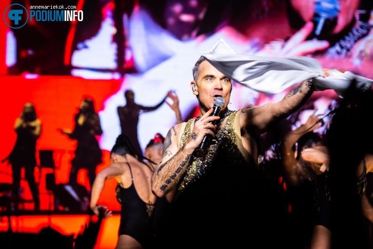 Robbie Williams op Robbie Williams - 28/01 - Ziggo Dome foto