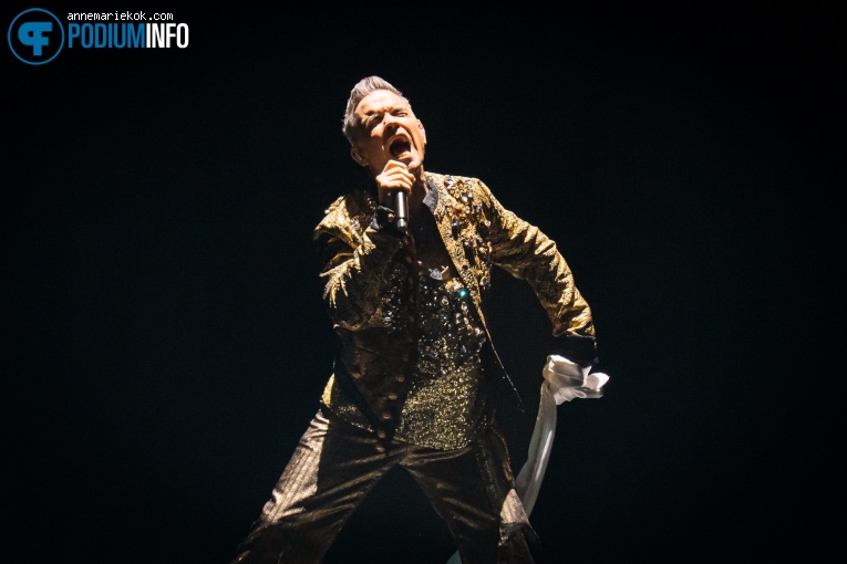 Robbie Williams op Robbie Williams - 28/01 - Ziggo Dome foto
