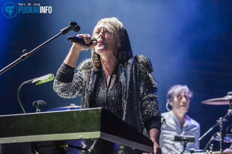 Metric op Metric - 06/02 - TivoliVredenburg foto