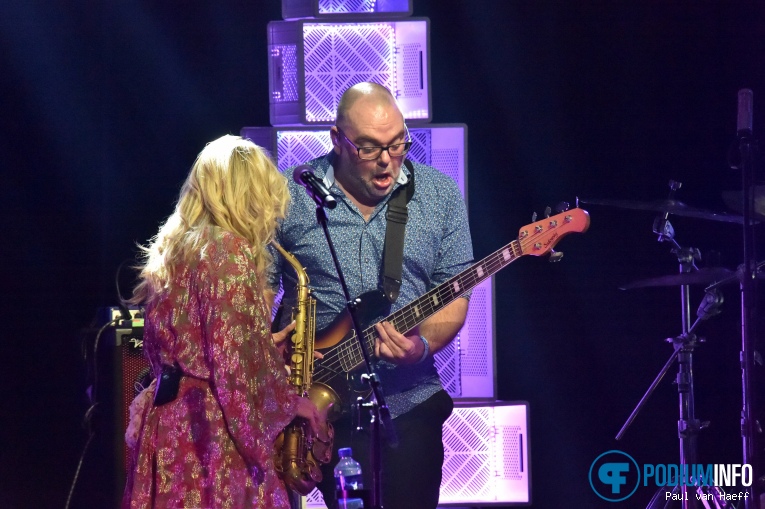Candy Dulfer op Candy Dulfer - 08/02 - Paradiso foto
