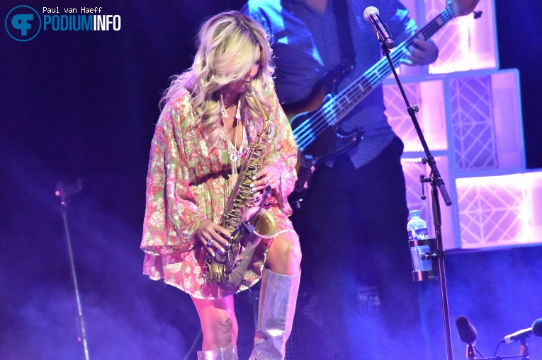 Candy Dulfer op Candy Dulfer - 08/02 - Paradiso foto