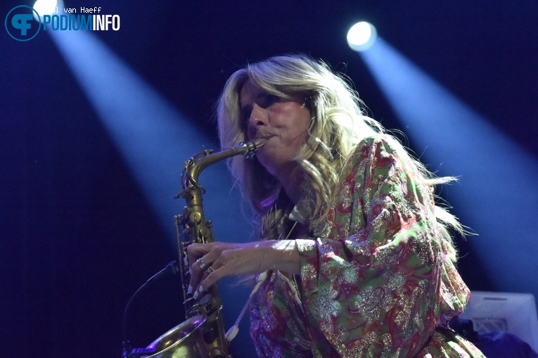 Candy Dulfer op Candy Dulfer - 08/02 - Paradiso foto