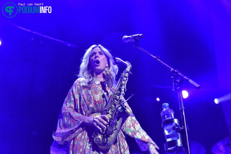 Candy Dulfer op Candy Dulfer - 08/02 - Paradiso foto