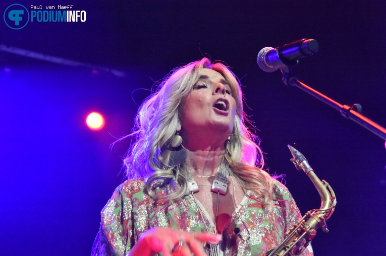 Candy Dulfer op Candy Dulfer - 08/02 - Paradiso foto