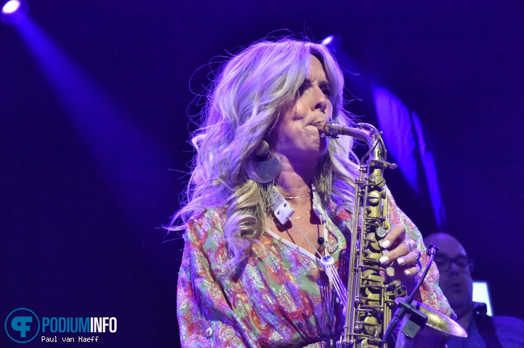 Candy Dulfer op Candy Dulfer - 08/02 - Paradiso foto