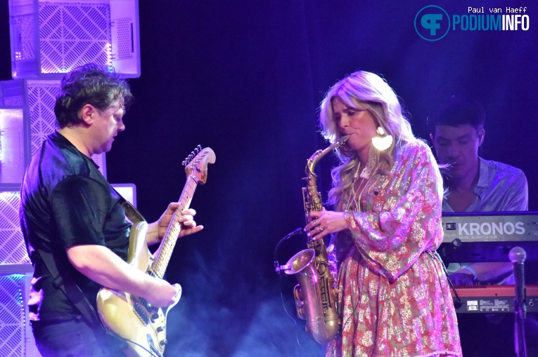 Candy Dulfer op Candy Dulfer - 08/02 - Paradiso foto