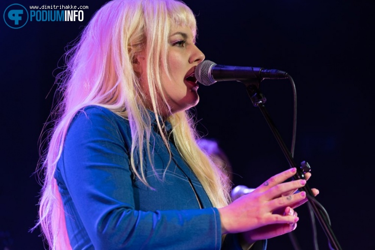 Maja Francis op First Aid Kit - 09/02 - Melkweg foto