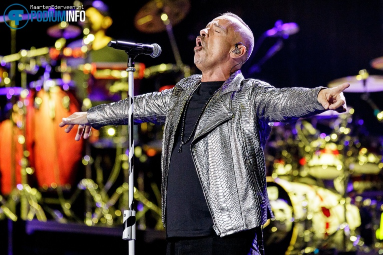 Eros Ramazzotti op Eros Ramazzotti - 16/02 - Ziggo Dome foto