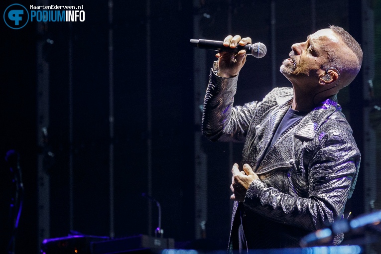 Eros Ramazzotti op Eros Ramazzotti - 16/02 - Ziggo Dome foto