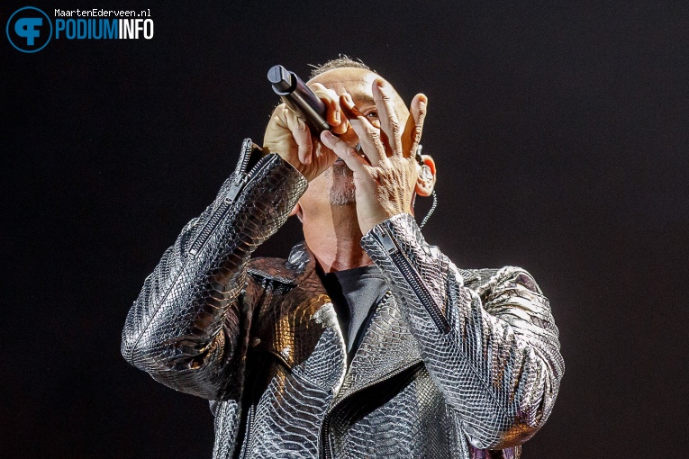 Eros Ramazzotti op Eros Ramazzotti - 16/02 - Ziggo Dome foto