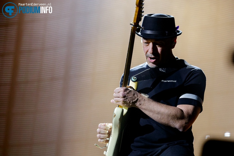 Eros Ramazzotti op Eros Ramazzotti - 16/02 - Ziggo Dome foto
