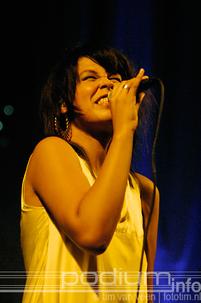 Maria Mena op Maria Mena - 4/11 - Paradiso foto
