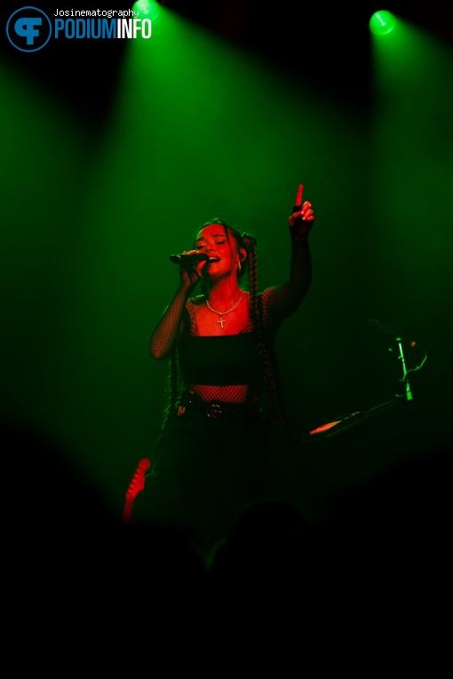 NEVE op Ryan Mack - 17/02 - Melkweg foto