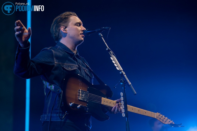 George Ezra op George Ezra - 01/03 - Ziggo Dome foto