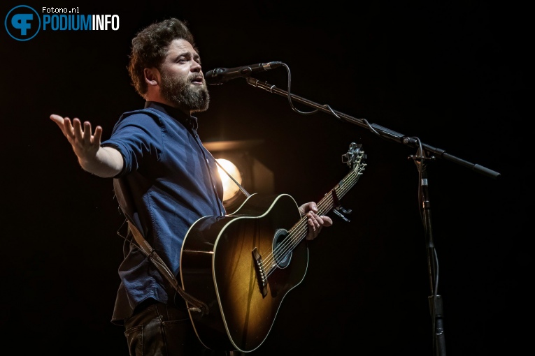 Passenger (Singer-songwriter) op George Ezra - 01/03 - Ziggo Dome foto