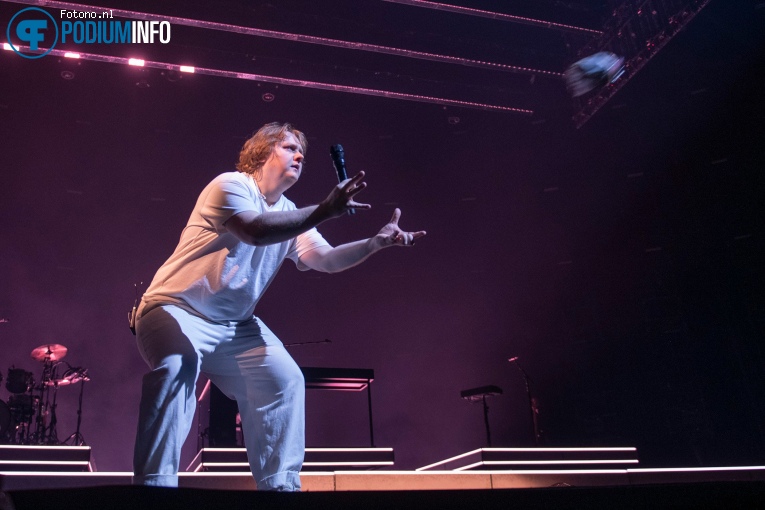 Lewis Capaldi op Lewis Capaldi - 25/02 - Ziggo Dome foto