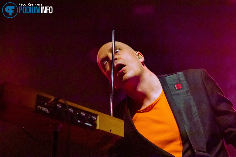 Devin Townsend op Devin Townsend - 03/03 - 013 foto