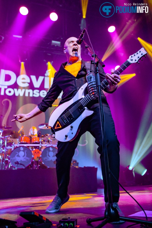 Devin Townsend op Devin Townsend - 03/03 - 013 foto