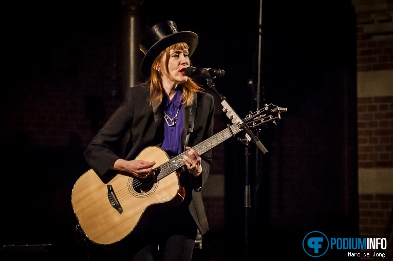 Suzanne Vega op Suzanne Vega - 04/03 - Arminius foto