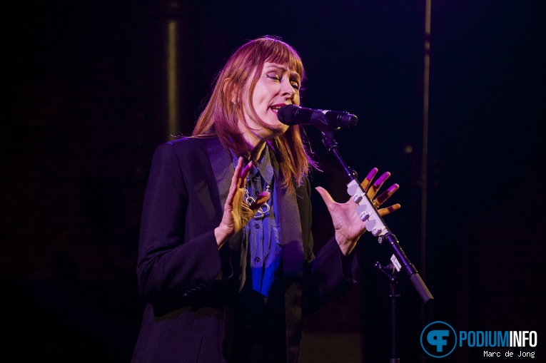 Suzanne Vega op Suzanne Vega - 04/03 - Arminius foto
