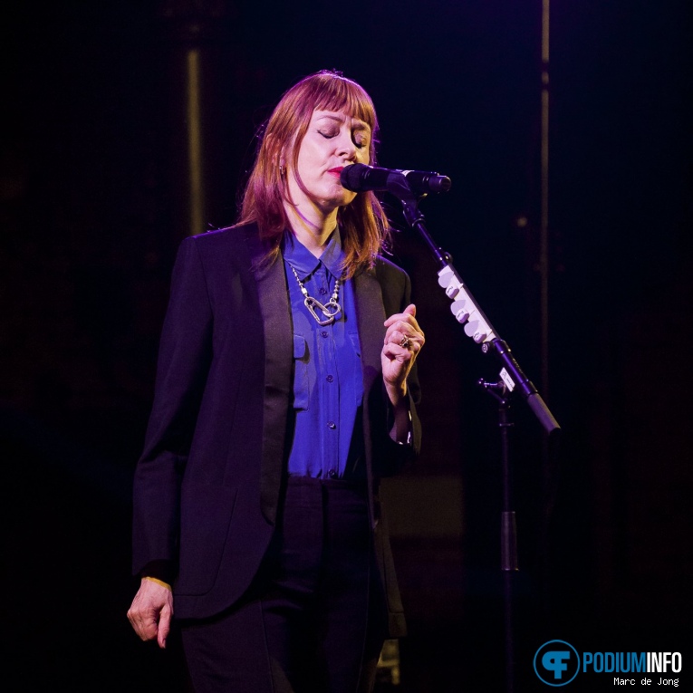Suzanne Vega op Suzanne Vega - 04/03 - Arminius foto