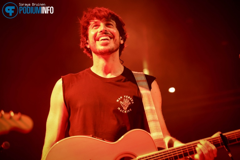 Morgan Evans op Mitchell Tenpenny / Morgan Evans - 07/03 - TivoliVredenburg foto