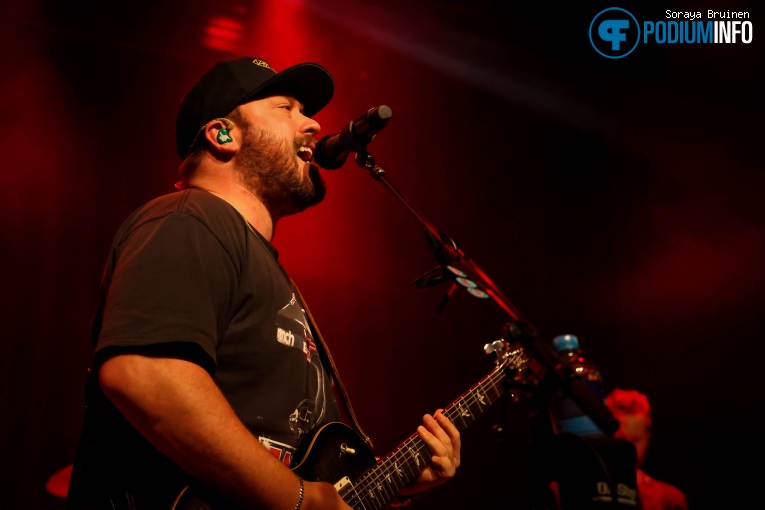 Mitchell Tenpenny op Mitchell Tenpenny / Morgan Evans - 07/03 - TivoliVredenburg foto