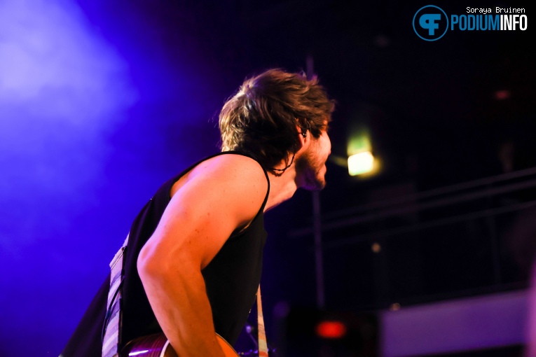 Morgan Evans op Mitchell Tenpenny / Morgan Evans - 07/03 - TivoliVredenburg foto