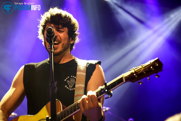 Morgan Evans op Mitchell Tenpenny / Morgan Evans - 07/03 - TivoliVredenburg foto