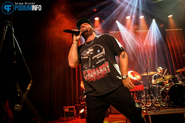 Mitchell Tenpenny op Mitchell Tenpenny / Morgan Evans - 07/03 - TivoliVredenburg foto