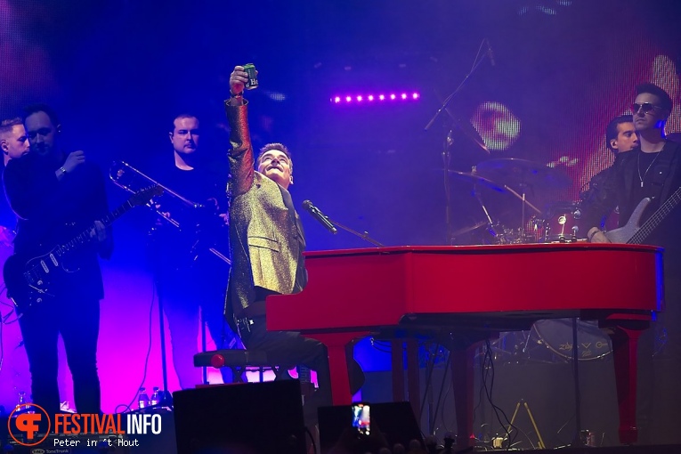 Jeroen van der Boom op Holland Zingt Hazes 2023 - 10/03 - Ziggo Dome foto