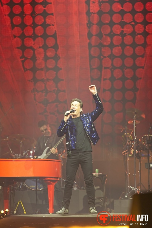 Gerard Joling op Holland Zingt Hazes 2023 - 10/03 - Ziggo Dome foto