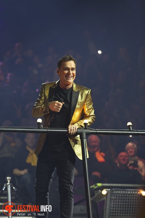 Gerard Joling op Holland Zingt Hazes 2023 - 10/03 - Ziggo Dome foto