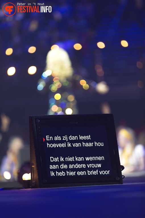 Samantha Steenwijk op Holland Zingt Hazes 2023 - 10/03 - Ziggo Dome foto