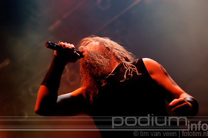 Amon Amarth op The Unholy Alliance Chapter III - 7/11 - Heineken Music Hall foto