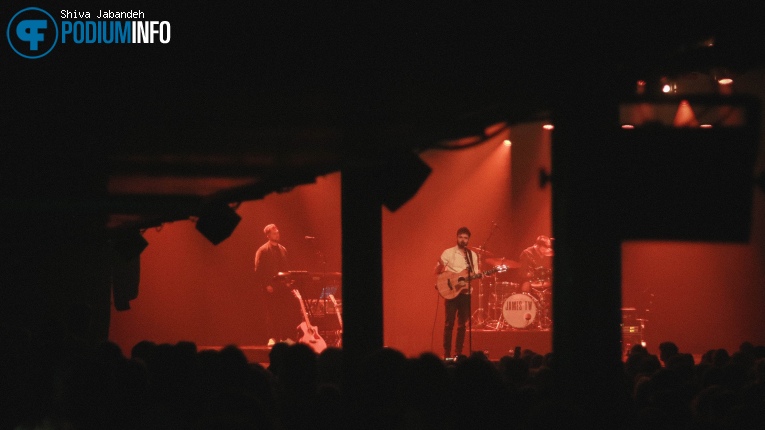 James TW op James TW - 18/03 - Melkweg foto