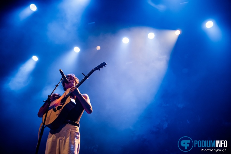 David Kushner op Dean Lewis - 28/03 - 013 foto